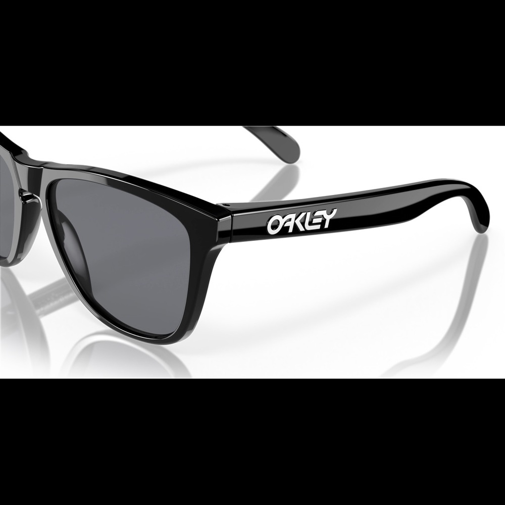Oakley Black Frogskins | Polarized